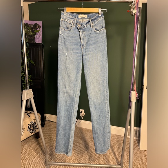 Abercrombie & Fitch 90s Straight Ultra High Rise Criss Cross Jeans - Picture 3 of 6